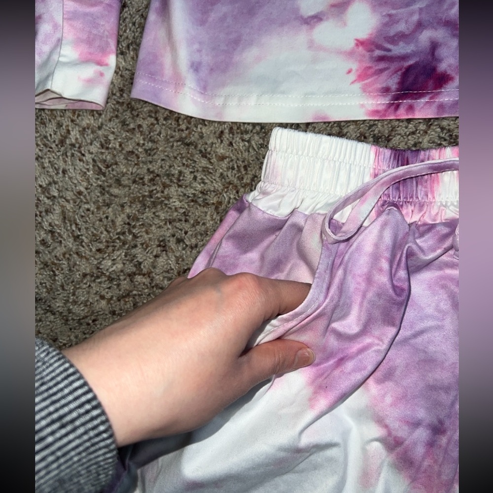 Shein purple tie dye lounge set | long sleeve top + shorts | size m - Picture 3 of 11